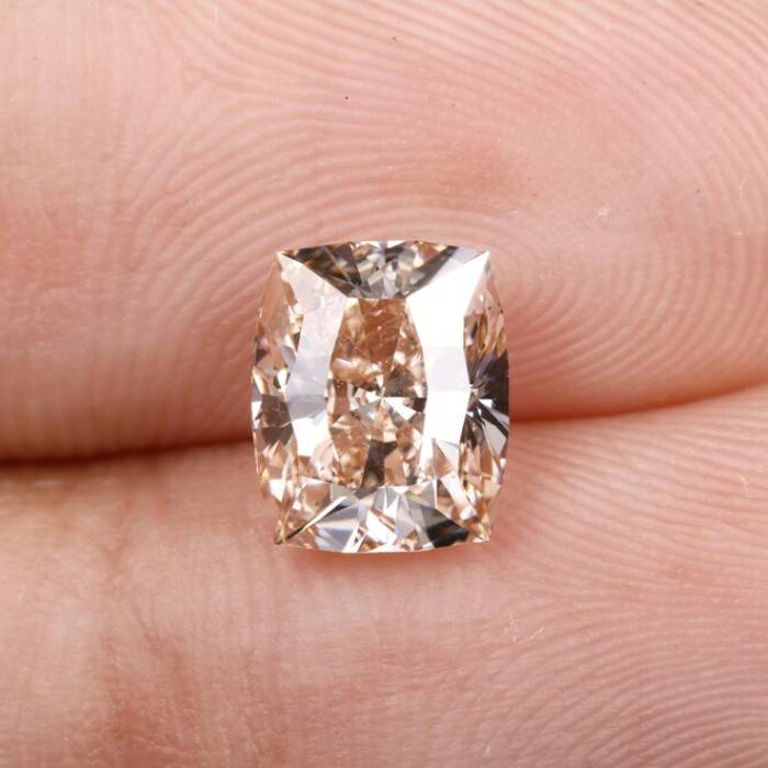 1.78 CT, 7.6 X 6.3 MM Lab Grown Cushion Cut Diamond Brown Diamond For Wedding Ring & Pendant