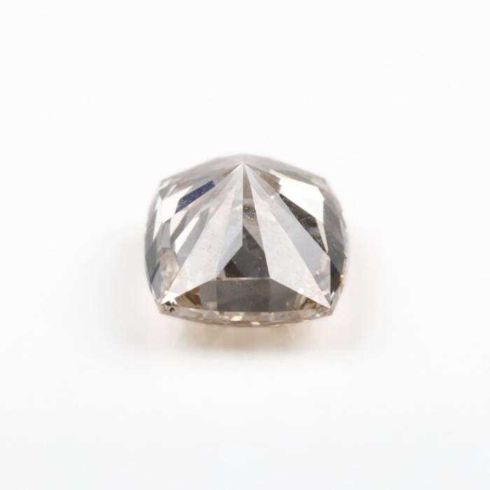 1.78 CT, 7.6 X 6.3 MM Lab Grown Cushion Cut Diamond Brown Diamond For Wedding Ring & Pendant