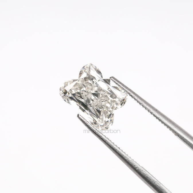 2.01 CT, 8.7 X 6.4 MM | Lab Grown Diamond | Butterfly Diamond - Minimal Carbon