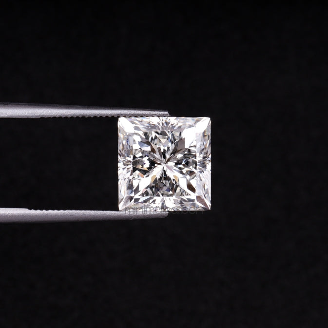 3.47 CT, 8.0 X 8.0 MM | Lab Grown Diamond | Princess Cut Diamond - Minimal Carbon