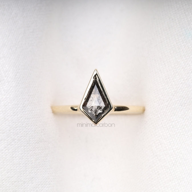 Kite Salt And Pepper Diamond Ring - Minimal Carbon