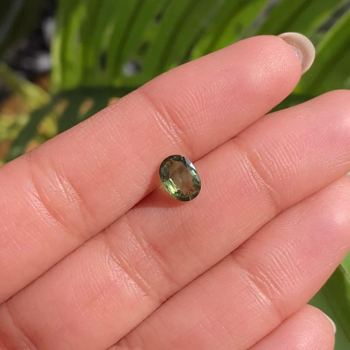 saphhire natural green gemstone loose