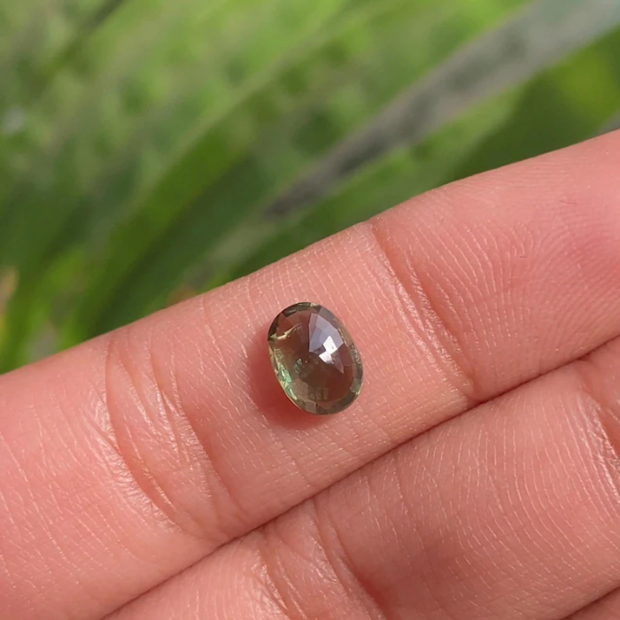 gemstone saphhire natural green loose