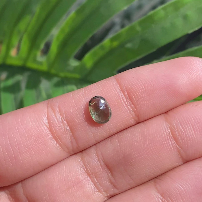 green loose natural saphhire gemstone