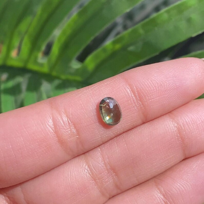 saphhire natural green loose gemstone