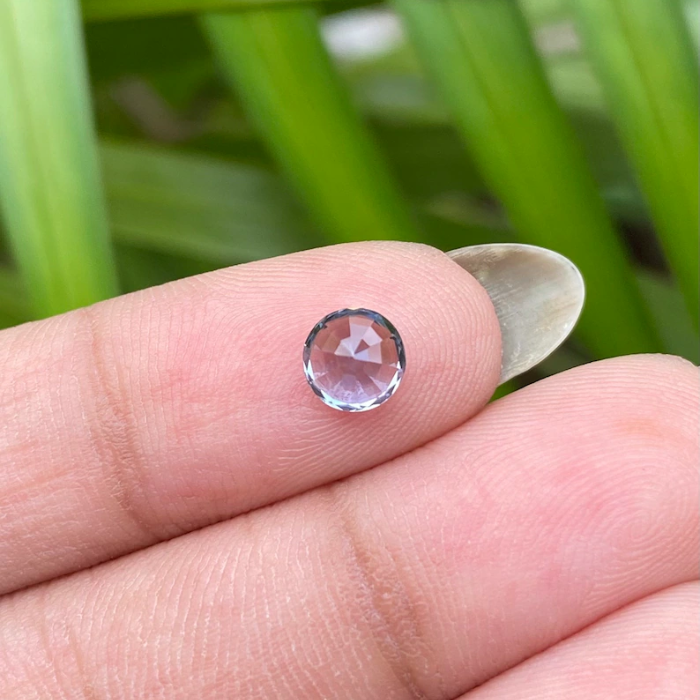 natural blue round cut saphhire 