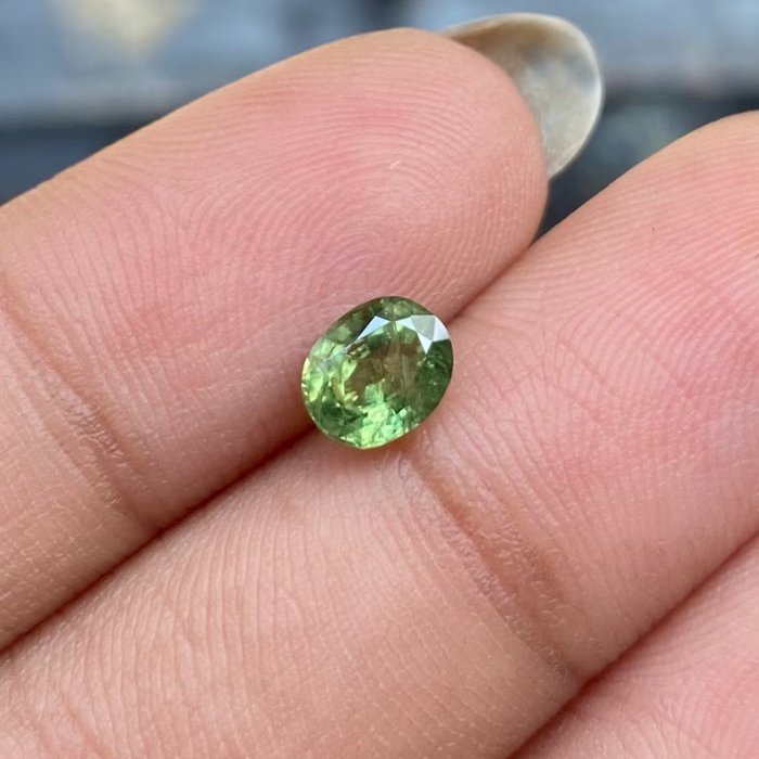 green natural oval cut saphhire gemstone