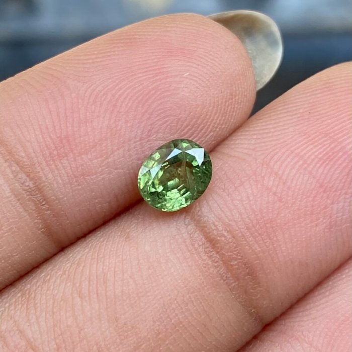 green natural oval cut saphhire gemstone