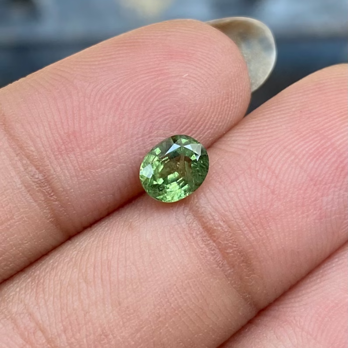 saphhire grren natural oval cut gemstone