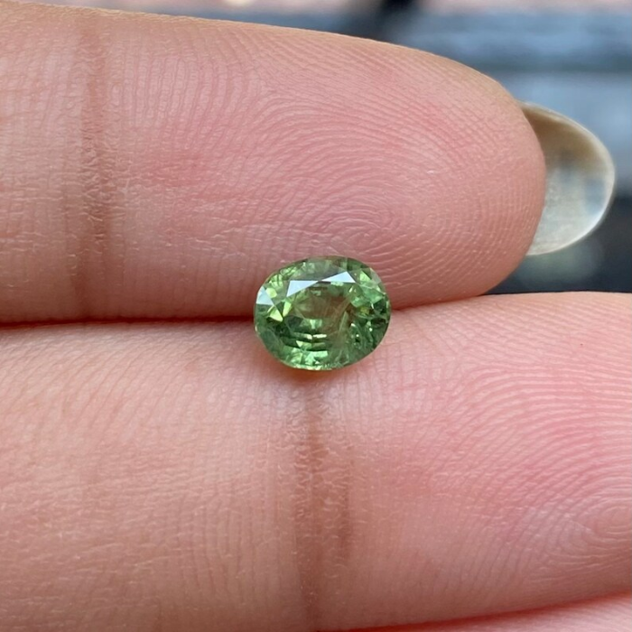 green natural oval cut saphhire gemstone 
