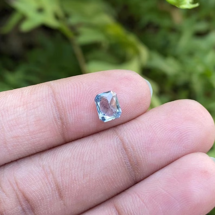 natural saphhire gemstone emerald cut