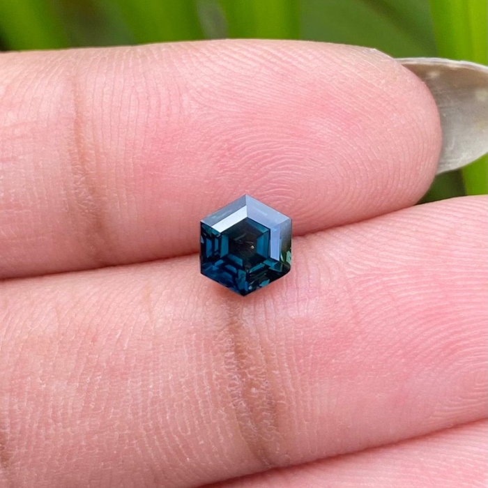 hexagone green blue natural sapphire gemstone