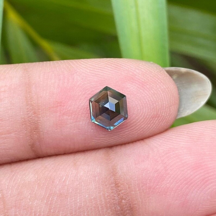 blue green hexagone natural sapphire