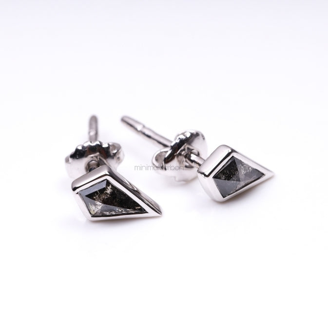 Kite Stud Earring Pair - Minimal Carbon