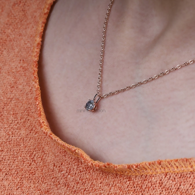 Solitaire Necklace Pendant - Minimal Carbon