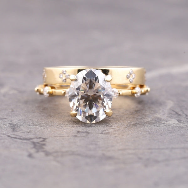 Oval Cut Diamond Engagement Ring