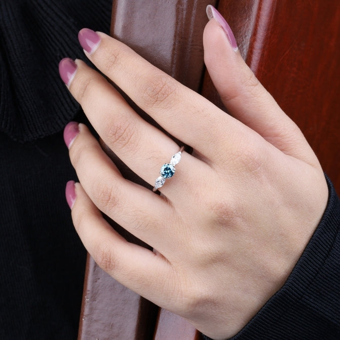 Three Stone Round Brilliant Cut Diamond Engagement Ring