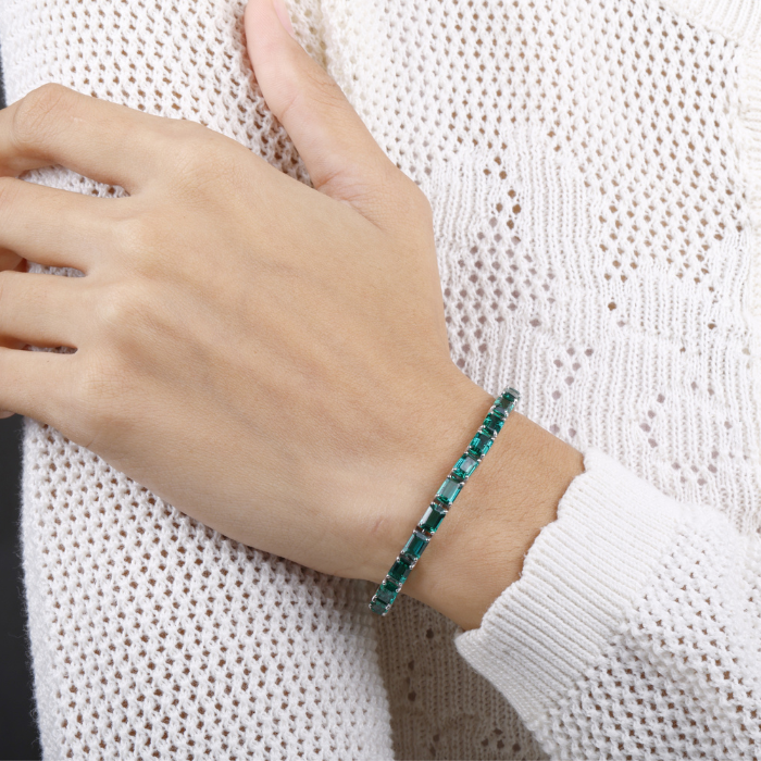 Elegant Emerald-Cut Green Tennis Bracelet in Sterling Silver