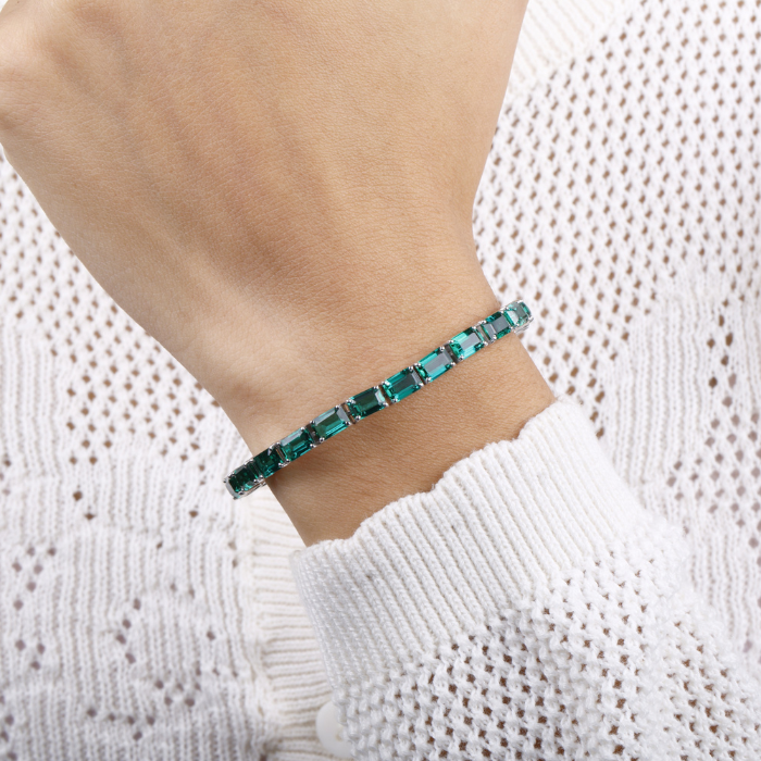 Elegant Emerald-Cut Green Tennis Bracelet in Sterling Silver