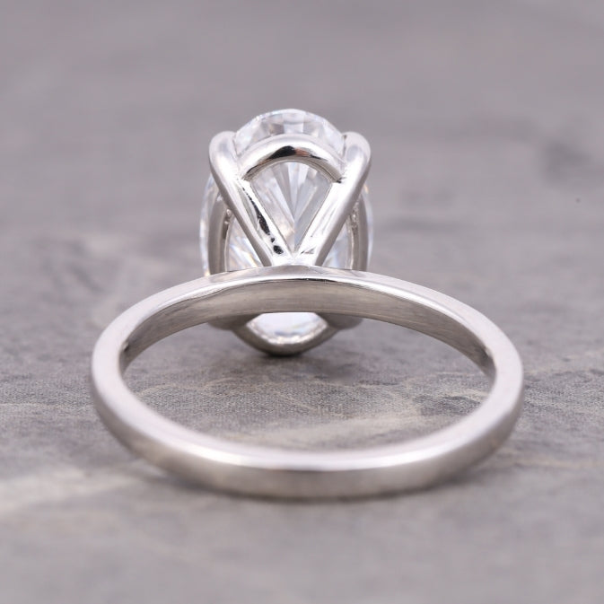 Elegant Oval Lab Diamond Ring – Minimalist Engagement Ring for Women