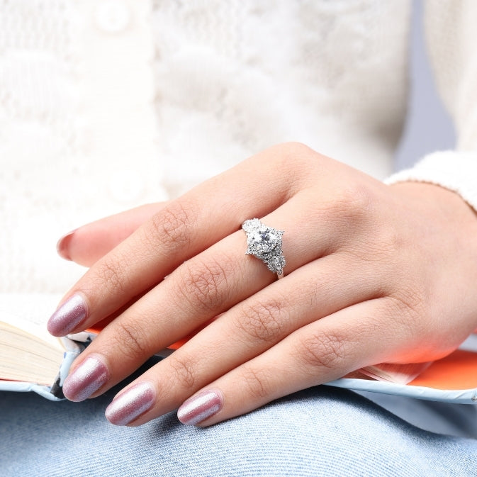 Round Brilliant Cut Halo Engagement Ring