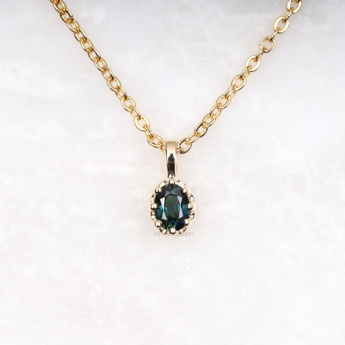 Oval Sapphire Pendant - Minimal Carbon