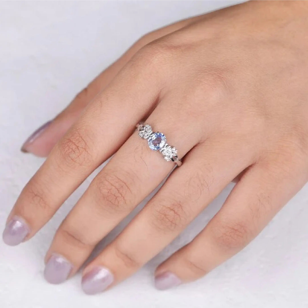 Blue Round Diamond Floral Vintage Ring - Minimal Carbon