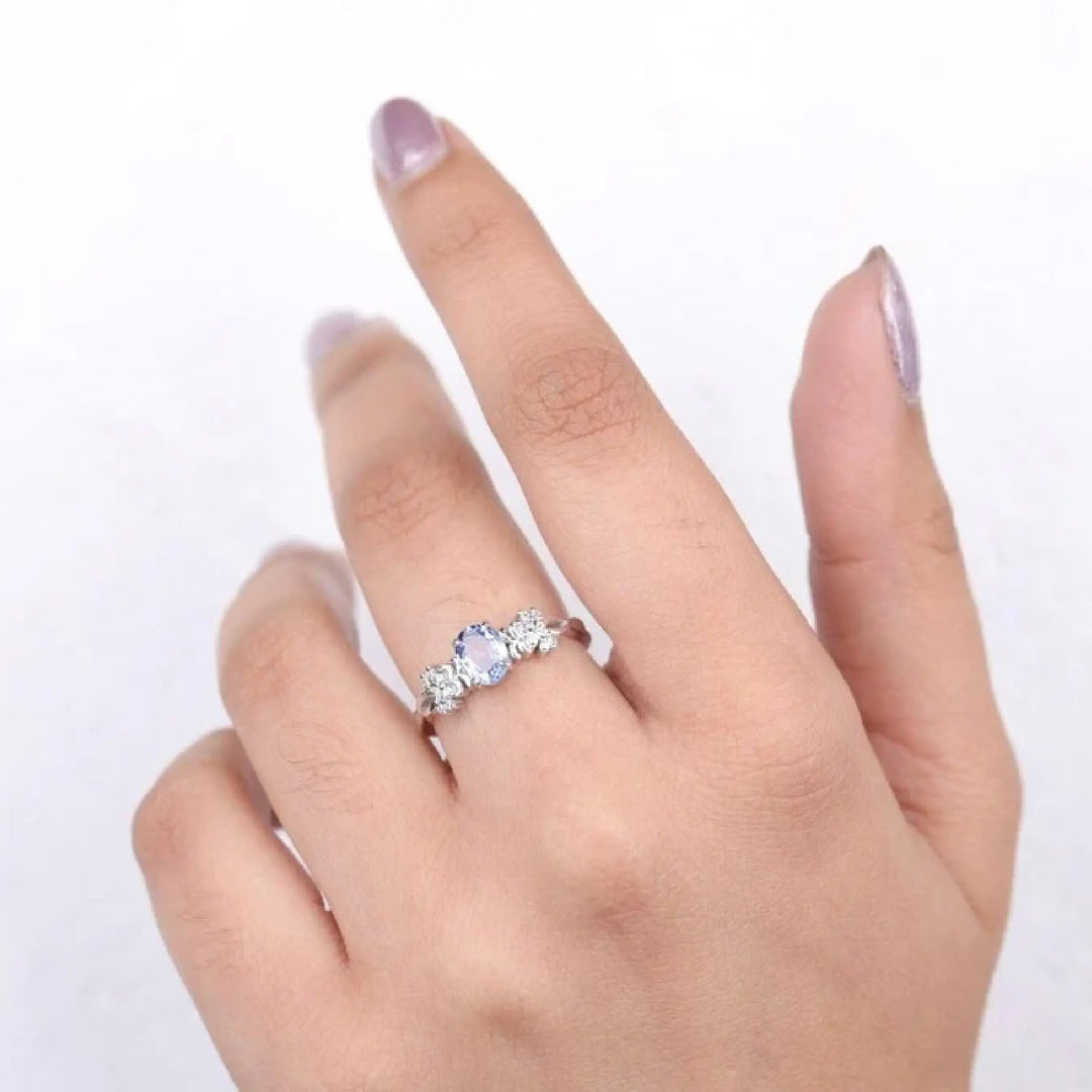 Blue Round Diamond Floral Vintage Ring - Minimal Carbon
