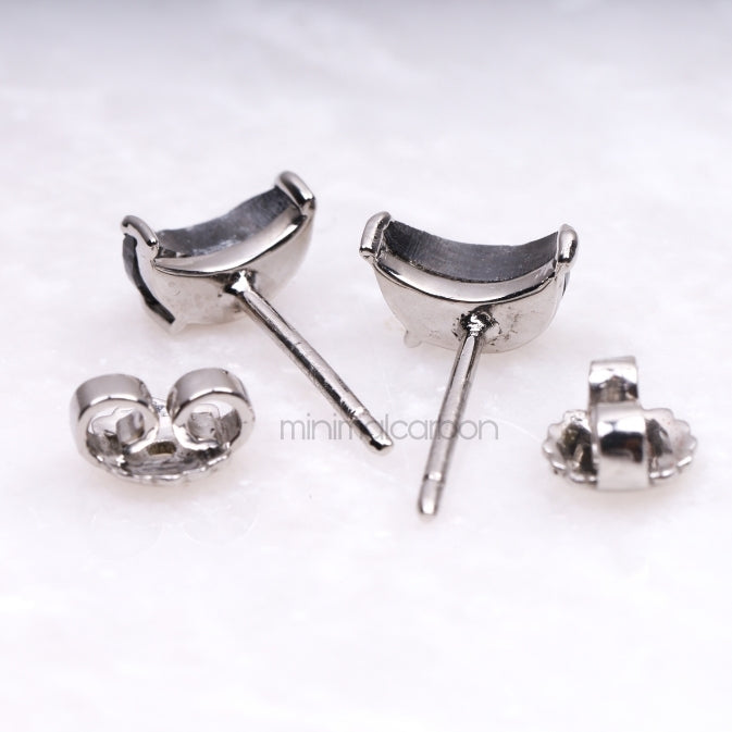 Crescent Studs Earrings - Minimal Carbon