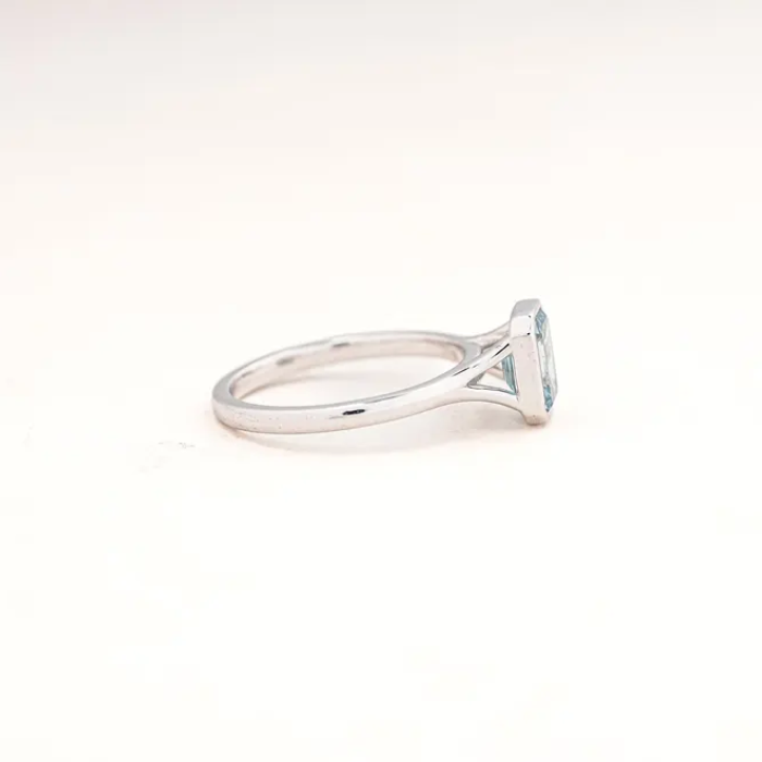 Emerald Cut Blue Sapphire Solitaire Bezel Ring