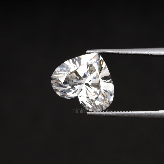 3.32 CT, 11.0 X 9.4 MM | Lab Grown Diamond | Heart Shape Diamond - Minimal Carbon