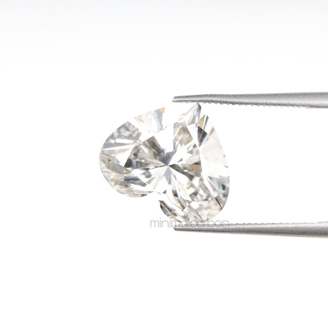 3.32 CT, 11.0 X 9.4 MM | Lab Grown Diamond | Heart Shape Diamond - Minimal Carbon