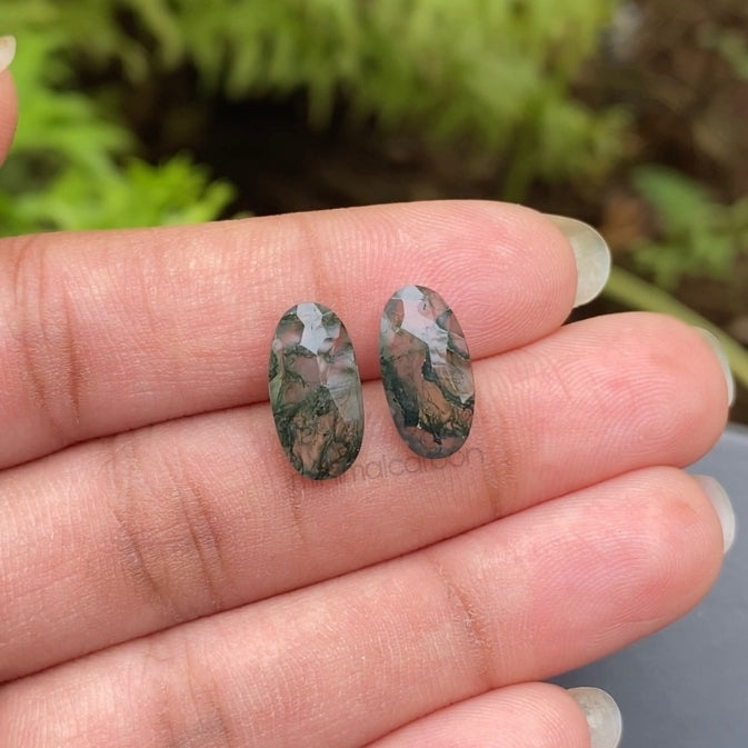 4.22 CT, 13.7 X 7.1 MM | Natural Moss Agate Pair | Oval Moss Agate - Minimal Carbon