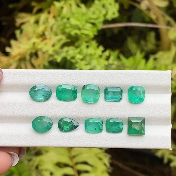 Natural Green Emerald Gemstones