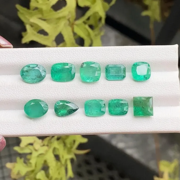 Natural Green Emerald Gemstones
