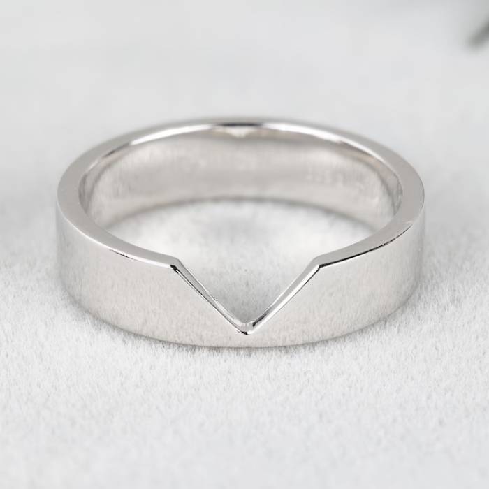 Kite Flat 10K White Gold Men’s Wedding Band, Solid Gold Broad Engagement Band