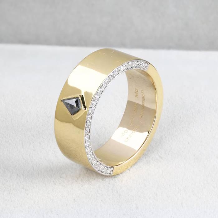 10K Gold Band Salt and Pepper Kite Diamond
