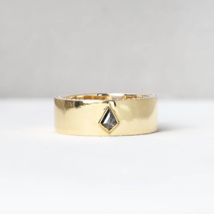 10K Gold Band Salt and Pepper Kite Diamond