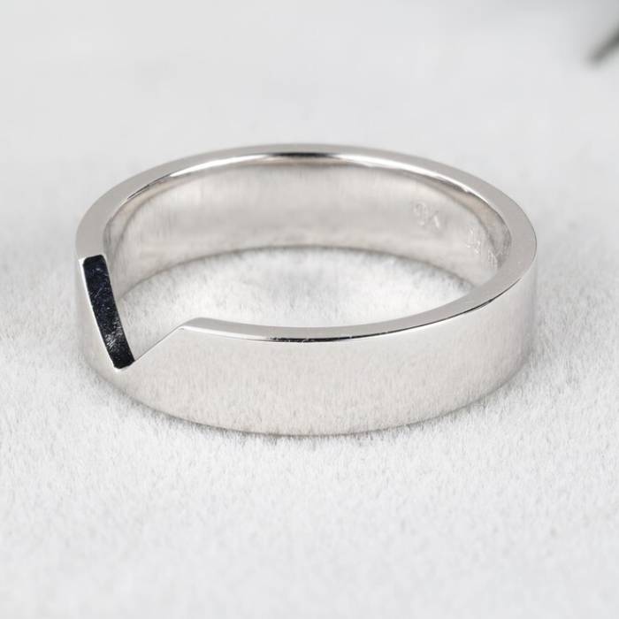 Kite Flat 10K White Gold Men’s Wedding Band, Solid Gold Broad Engagement Band