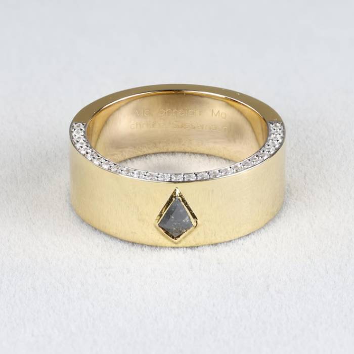 10K Gold Band Salt and Pepper Kite Diamond
