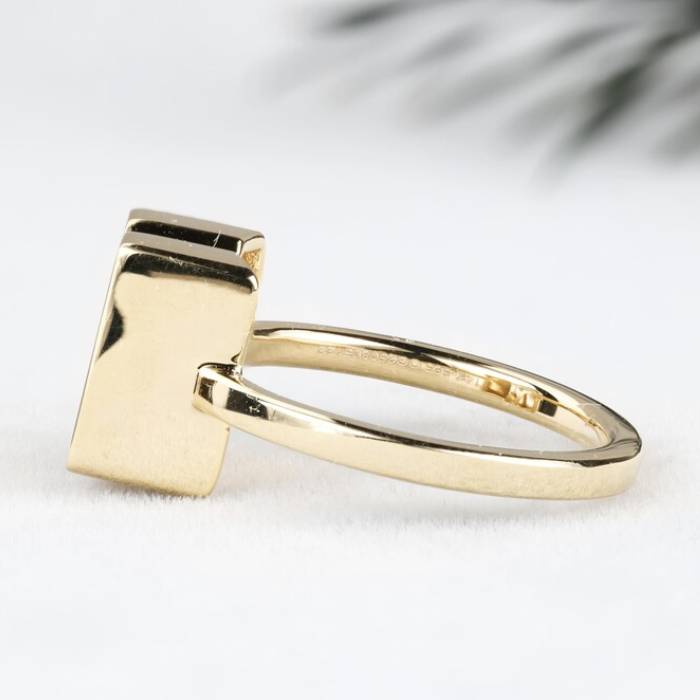 M alphabet ring