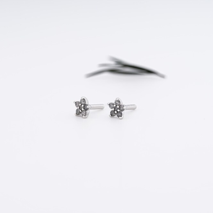 Round Salt And Pepper Diamond Flower Earrings - Minimal Carbon