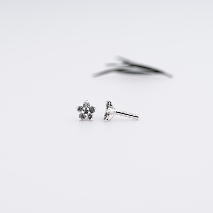 Round Salt And Pepper Diamond Flower Earrings - Minimal Carbon
