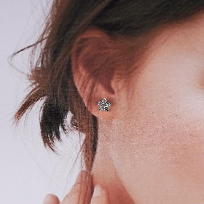 Round Salt And Pepper Diamond Flower Earrings - Minimal Carbon