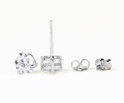 Round Brilliant Cut Diamond Stud