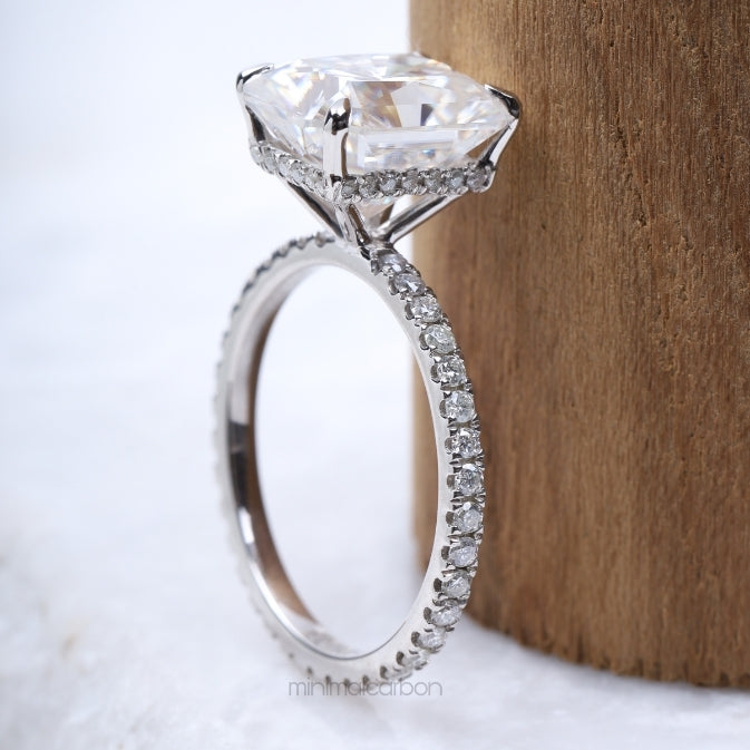 Radiant Cut Diamond Engagement Ring