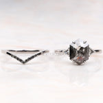 Load image into Gallery viewer, Hexagon Salt And Pepper Diamond Rin Set
