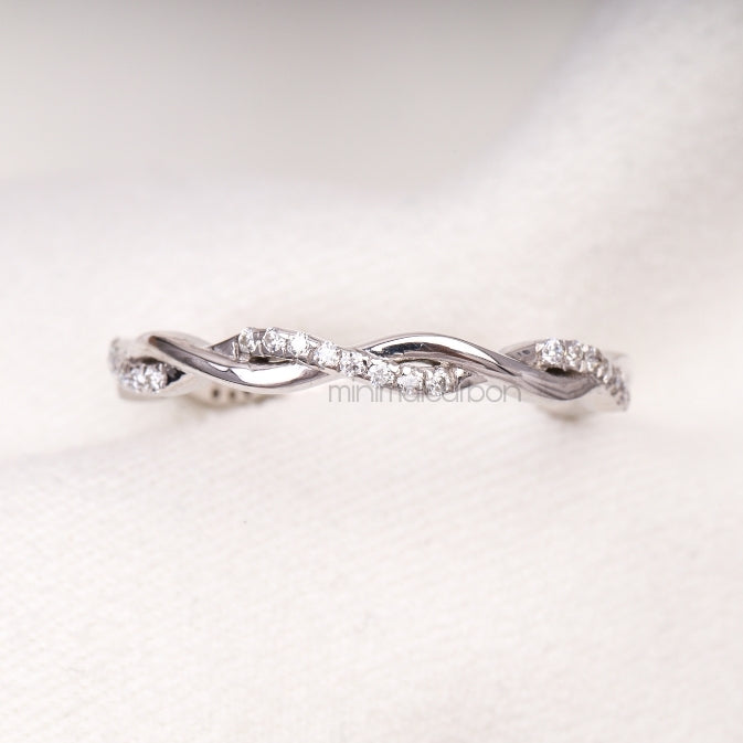 Twisted Ring Band - Minimal Carbon