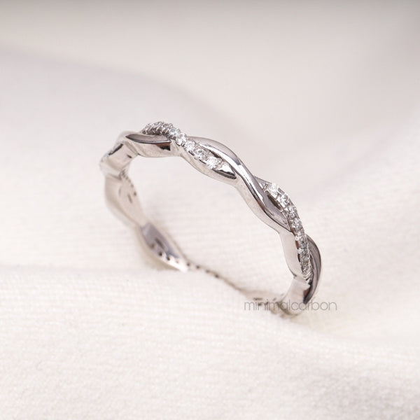 Twisted Ring Band - Minimal Carbon