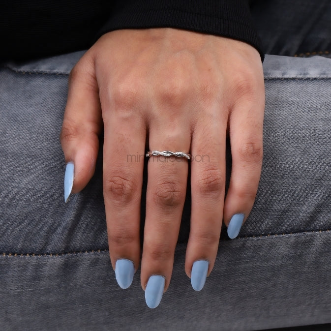 Twisted Ring Band - Minimal Carbon